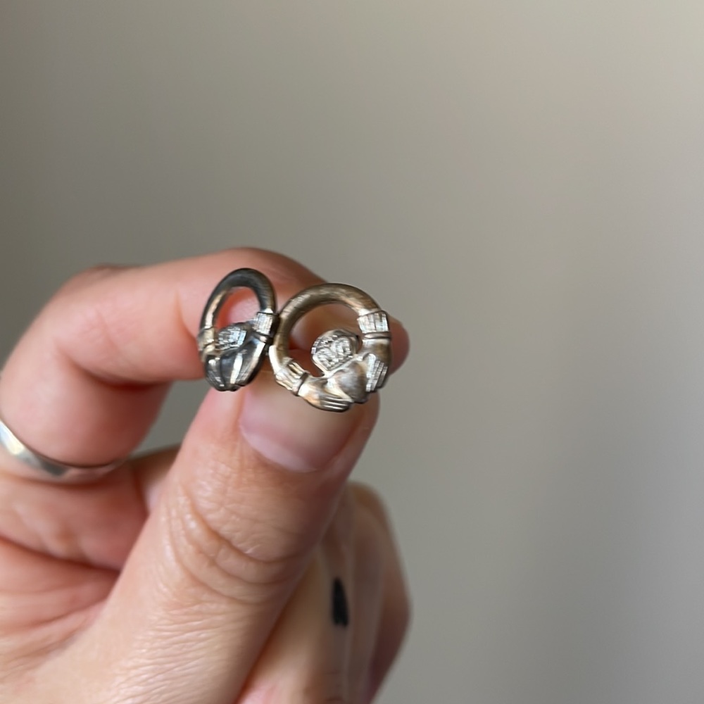☀️sold nfs☀️claddagh sterling earrings - Picture 2 of 5